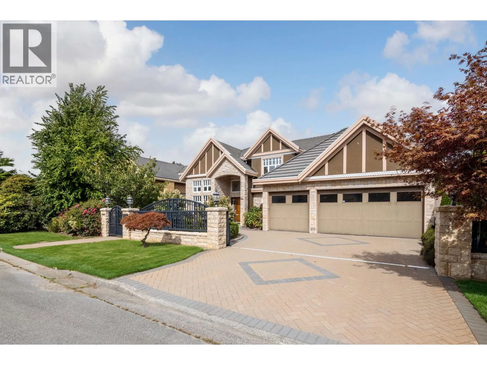 7791 SUNNYMEDE CRESCENT