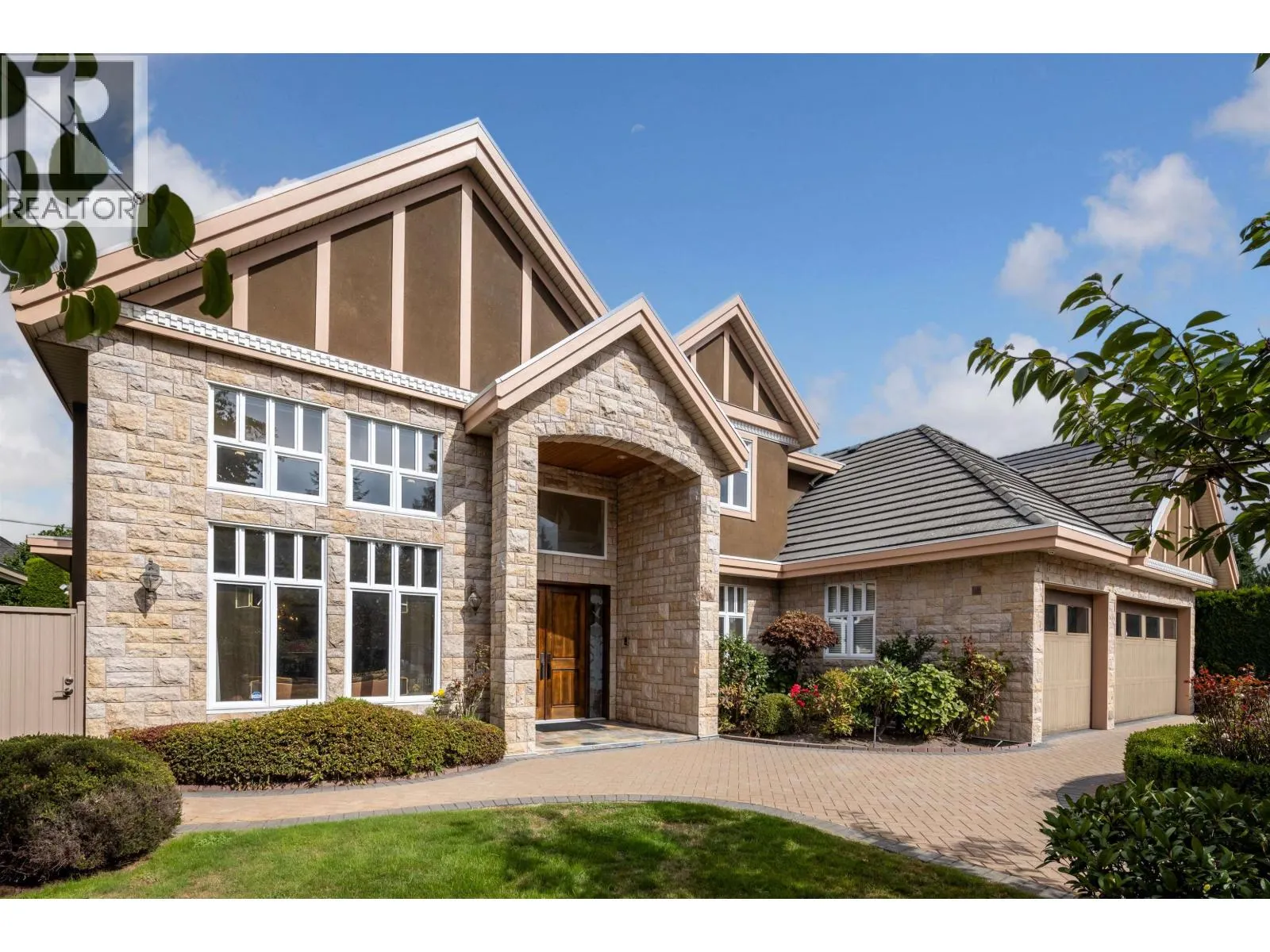 7791 SUNNYMEDE CRESCENT