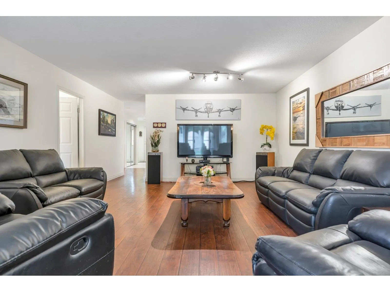 18 5051 203 STREET