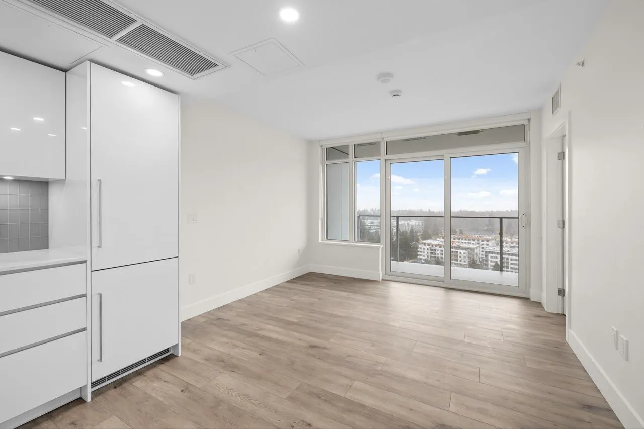 1901 10428 WHALLEY BOULEVARD