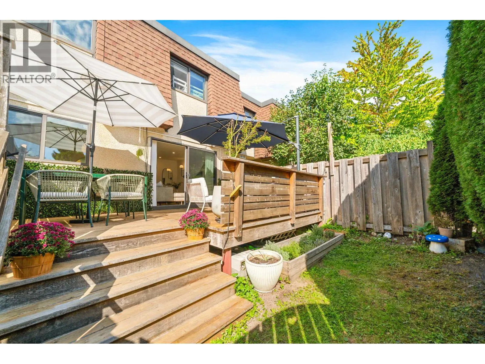 927 OLD LILLOOET ROAD