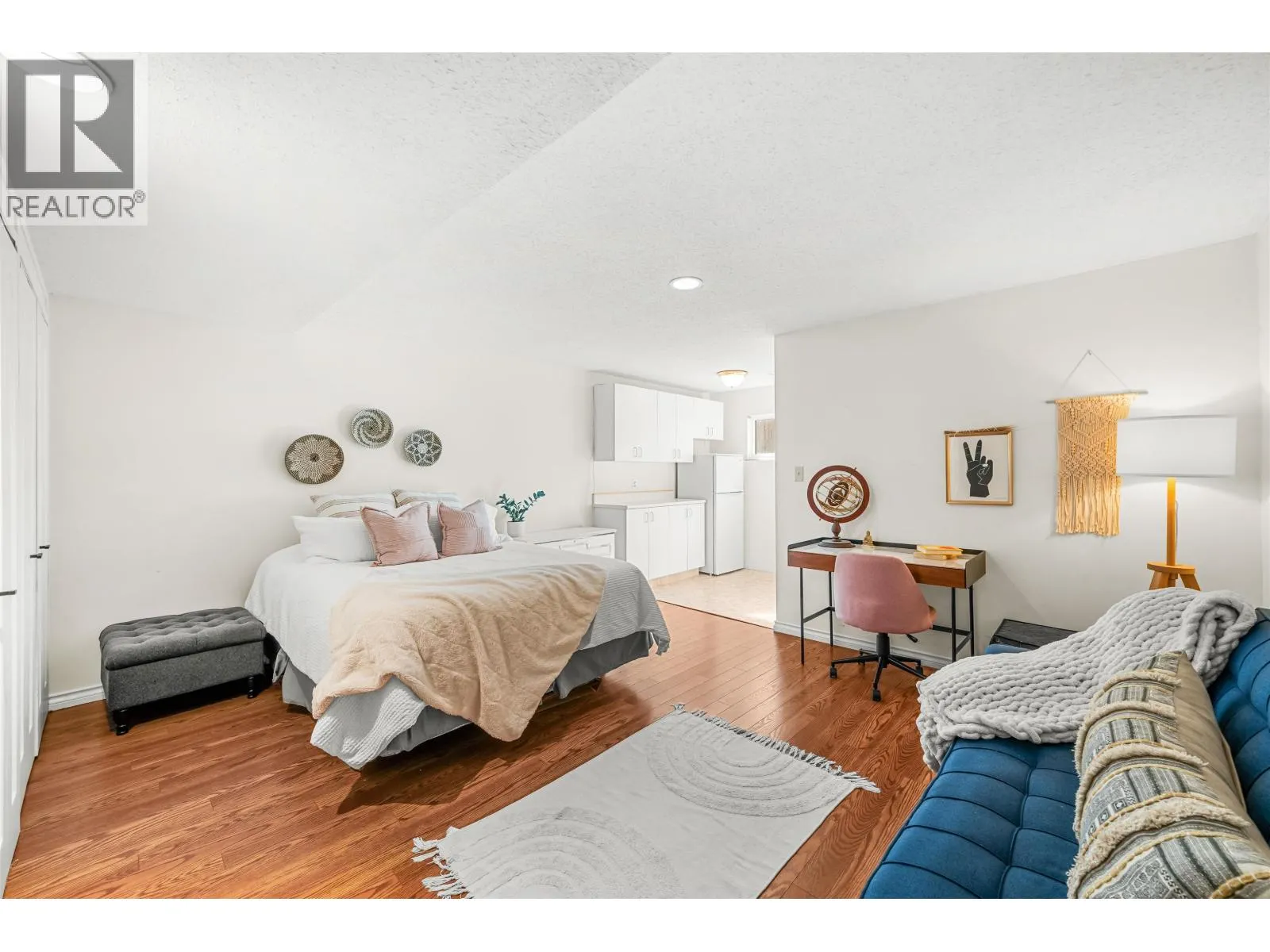 927 OLD LILLOOET ROAD