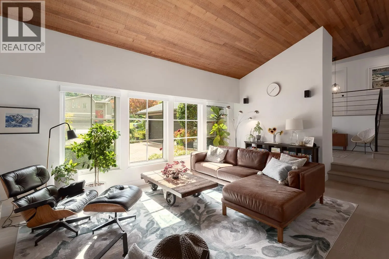 3348 TENNYSON CRESCENT