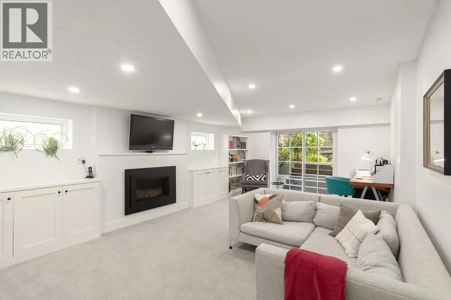 3348 TENNYSON CRESCENT