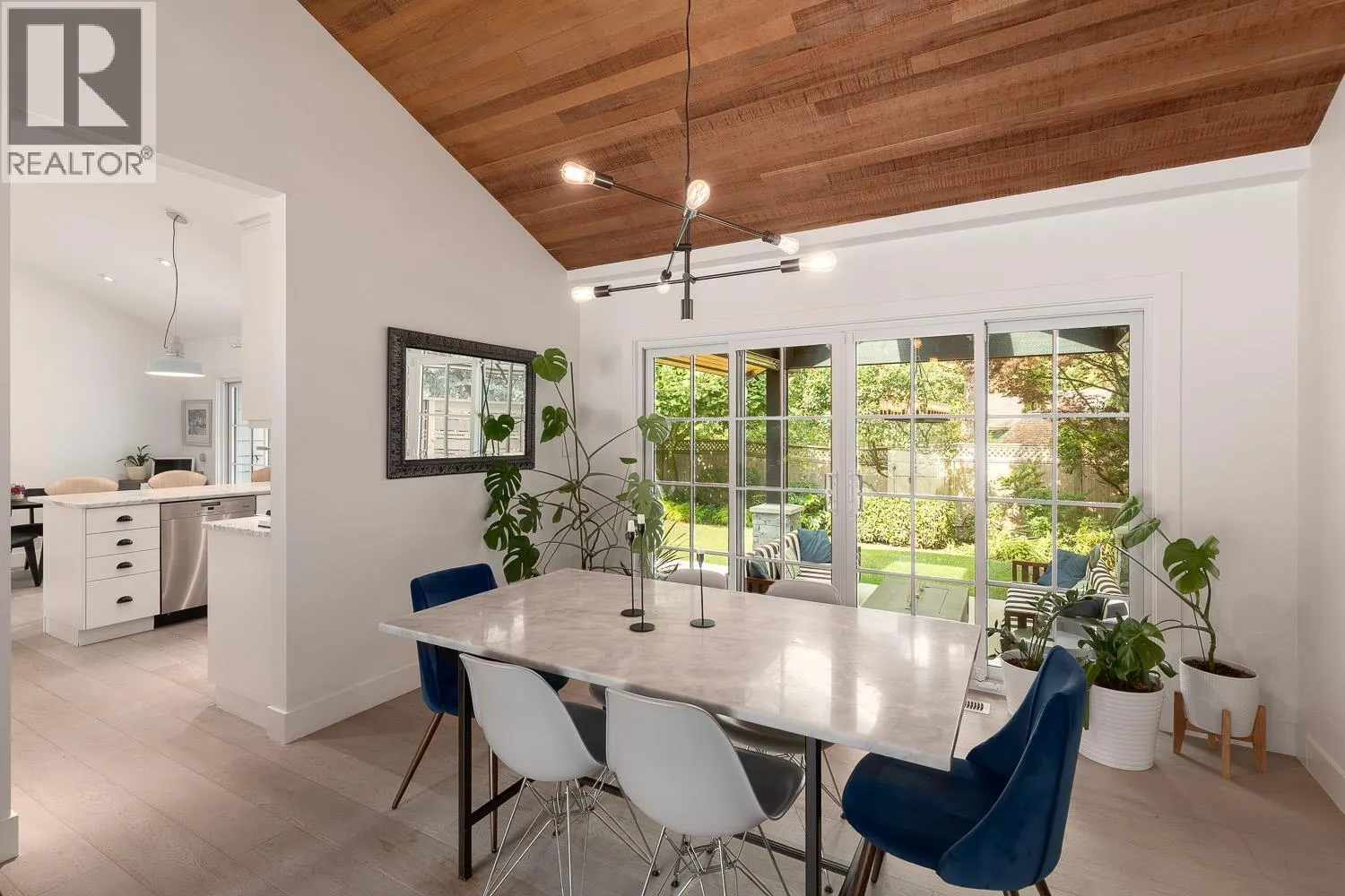 3348 TENNYSON CRESCENT