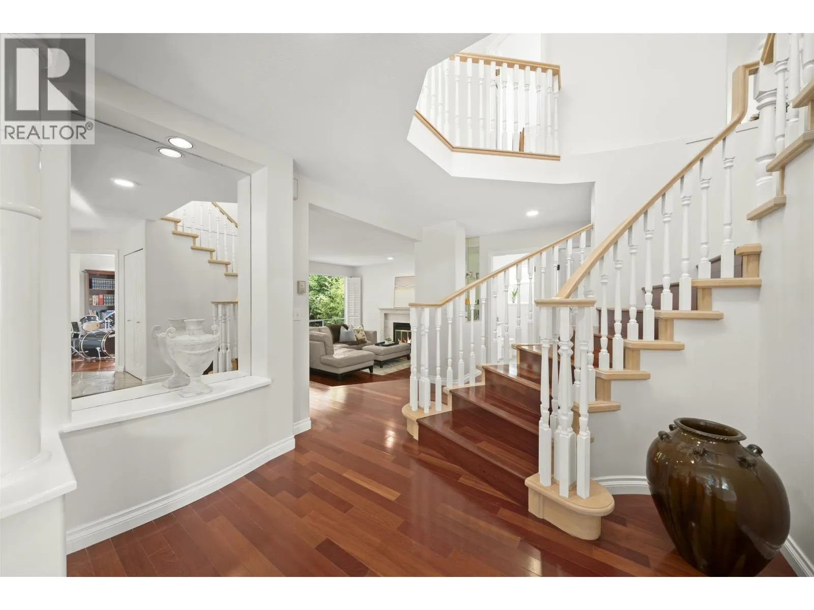102 ASPENWOOD DRIVE