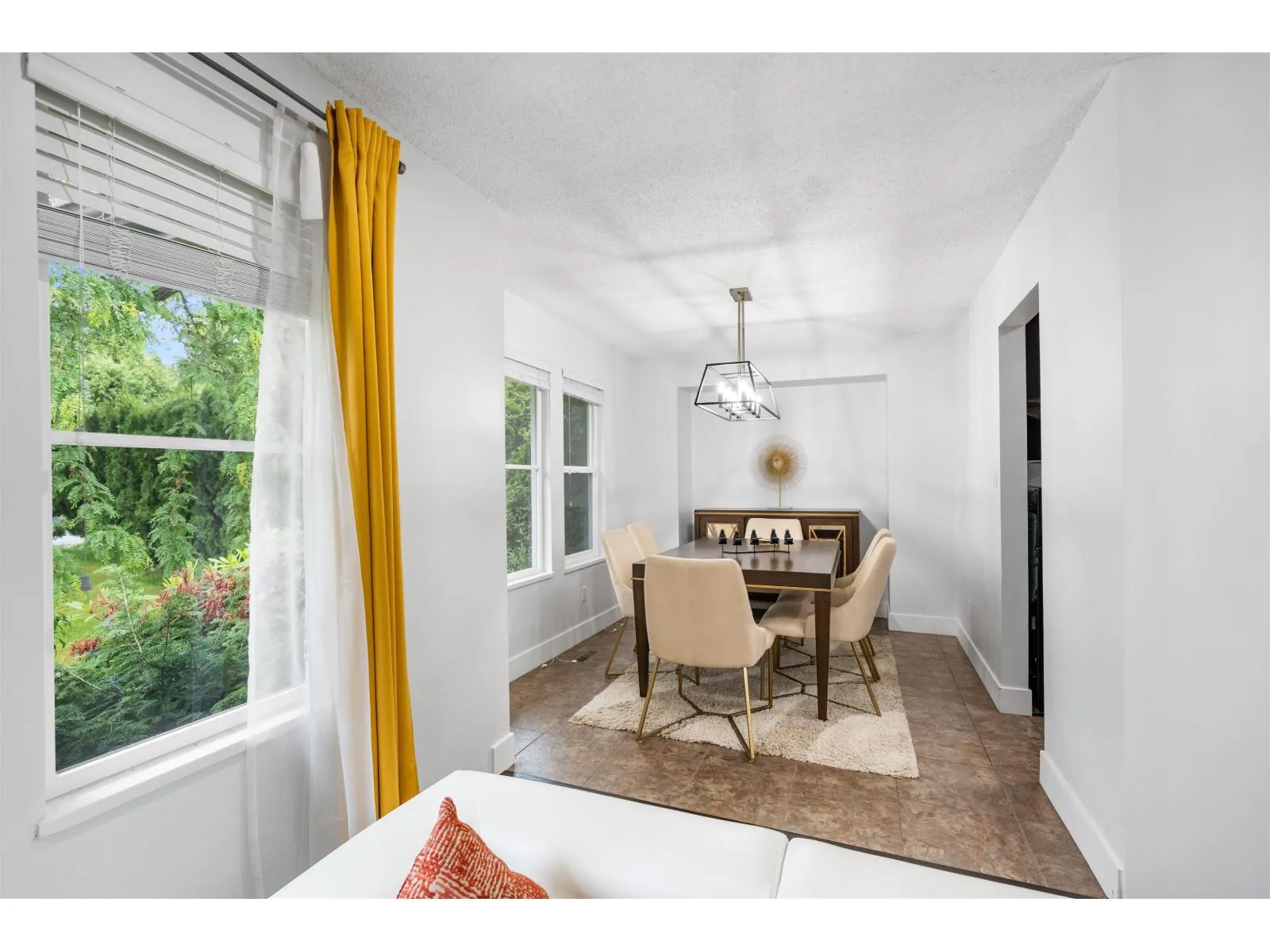 18046 61A AVENUE