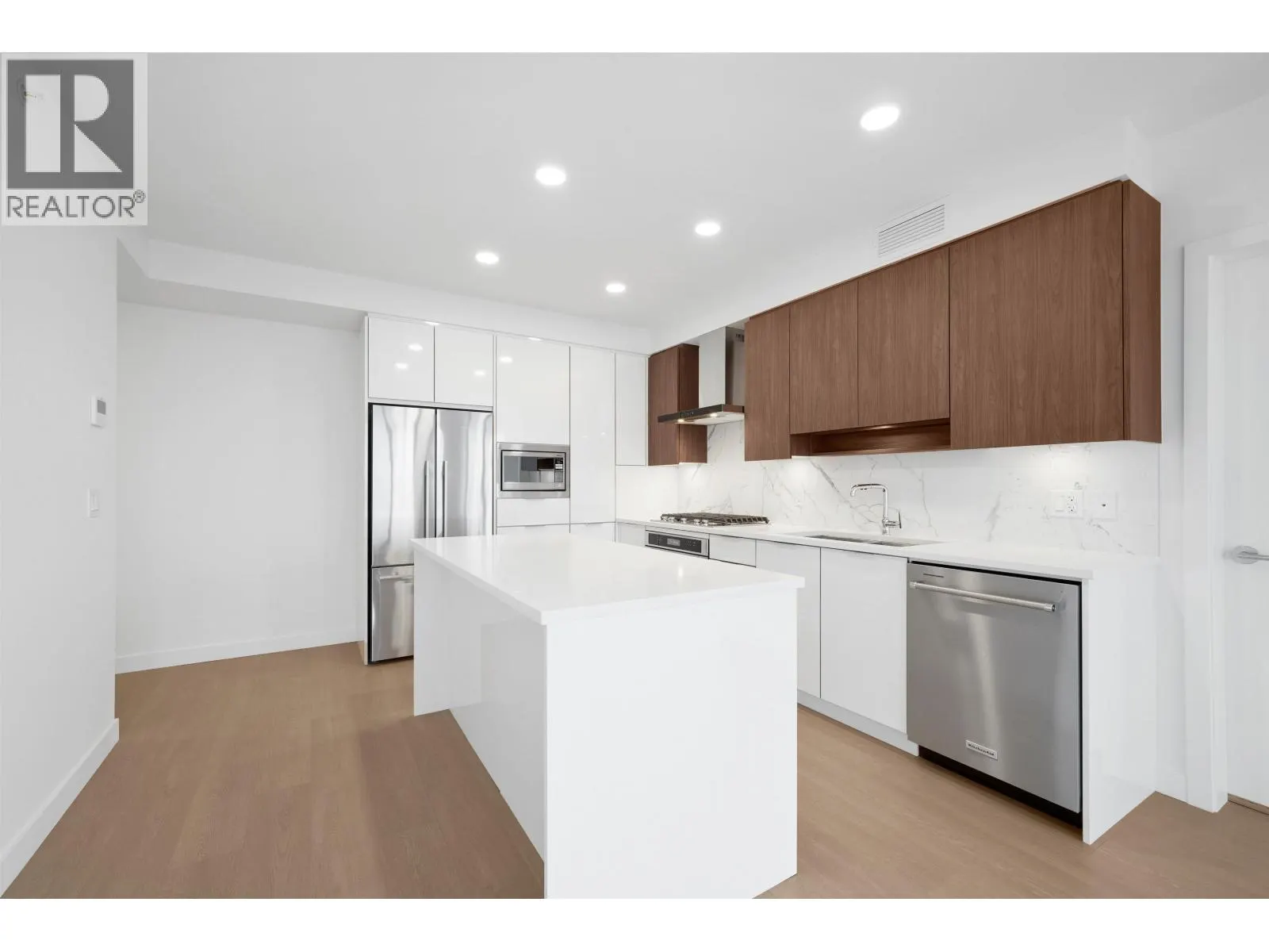 1101 7683 PARK CRESCENT