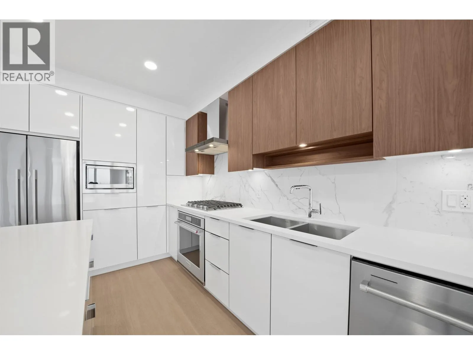 1101 7683 PARK CRESCENT