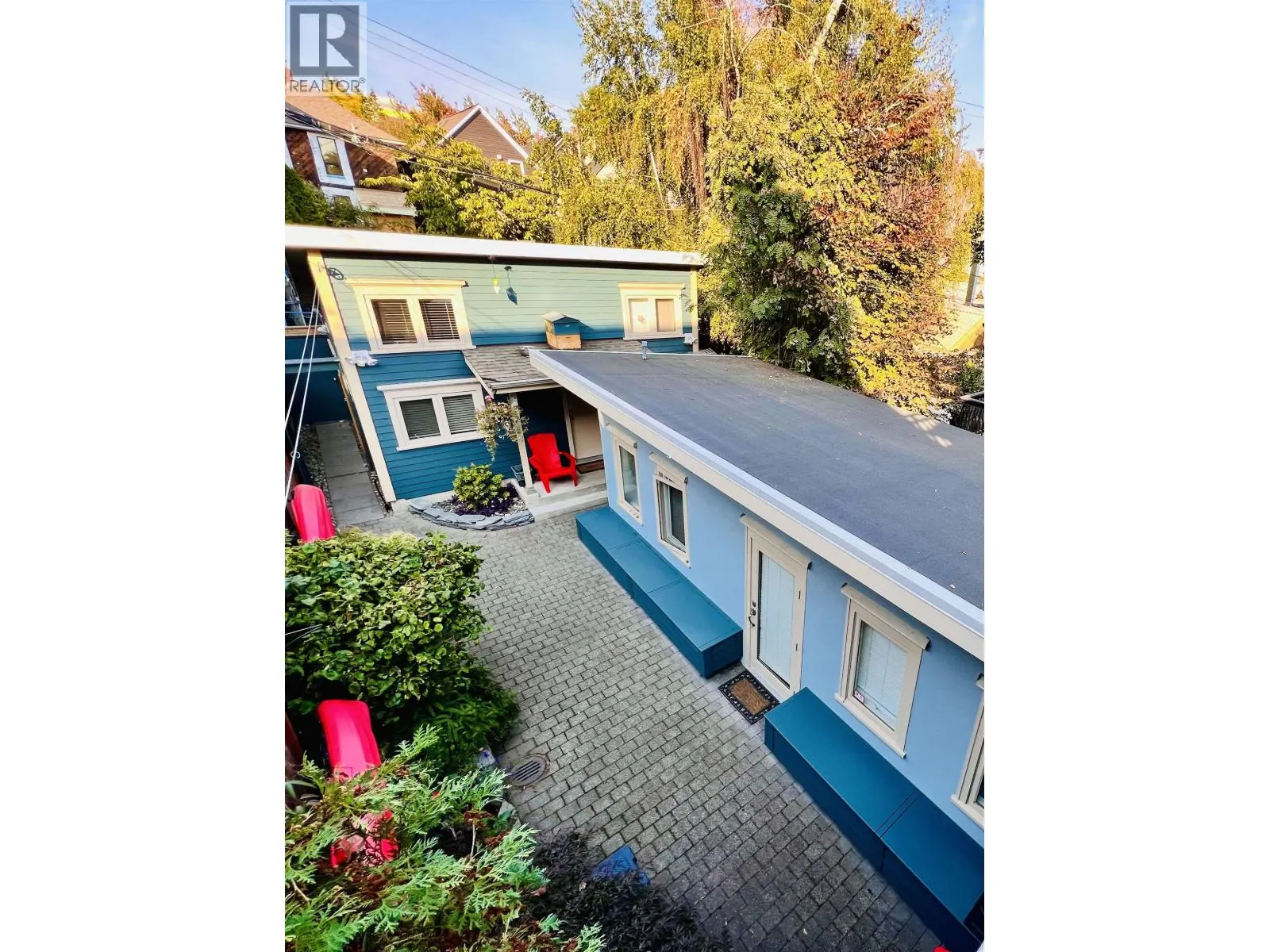 2 709 KEEFER STREET