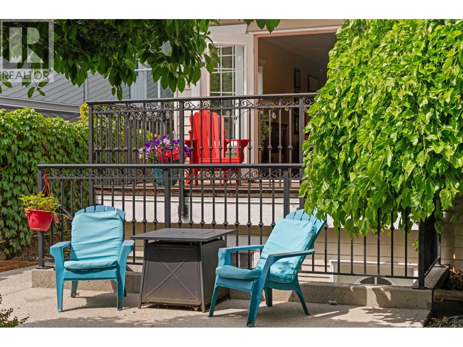 749 E 10TH STREET