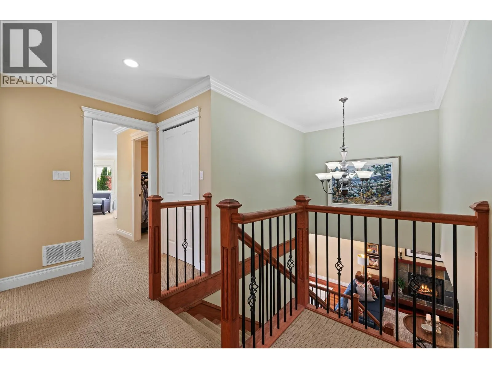 749 E 10TH STREET