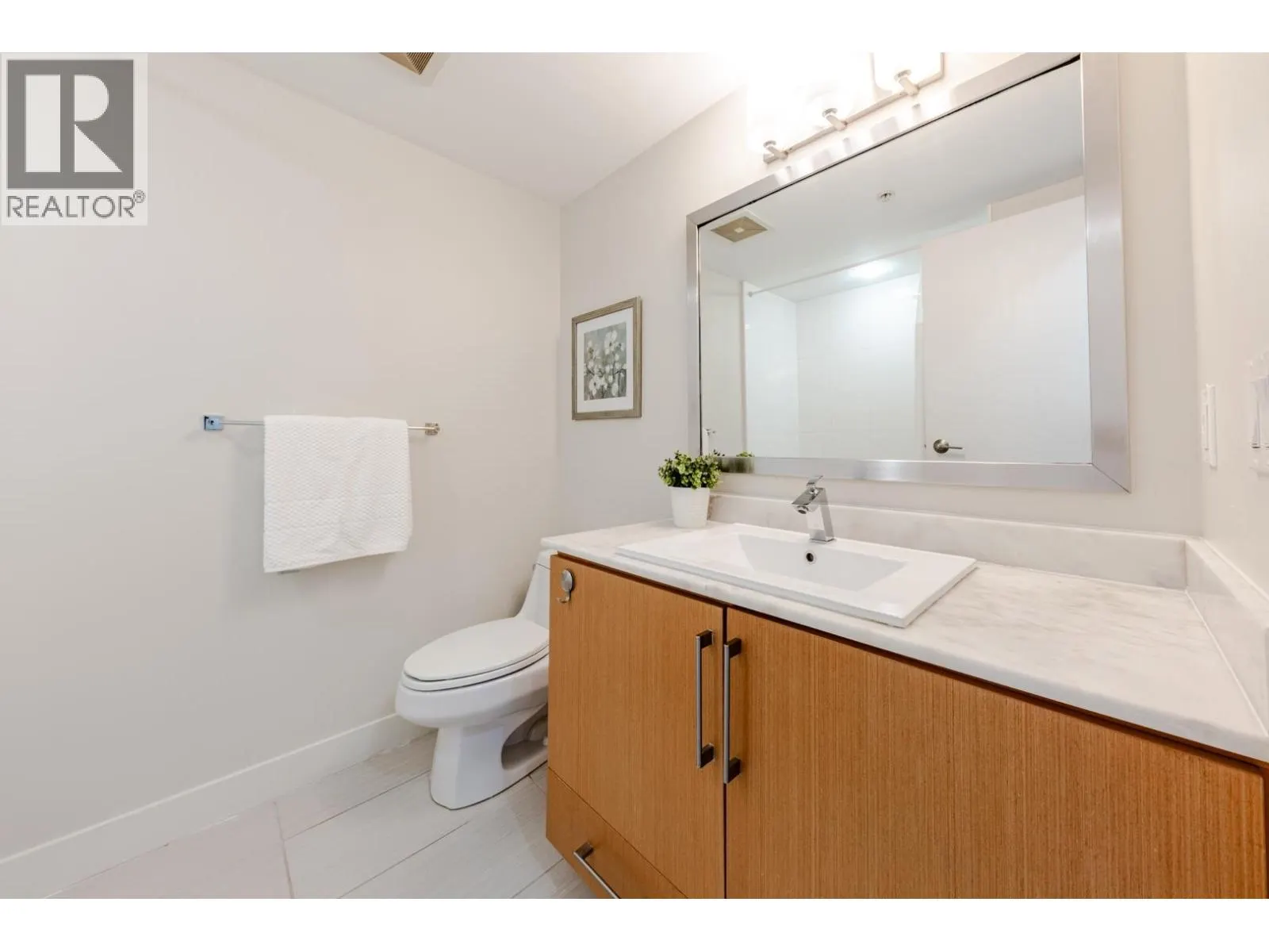1602 8068 WESTMINSTER HIGHWAY