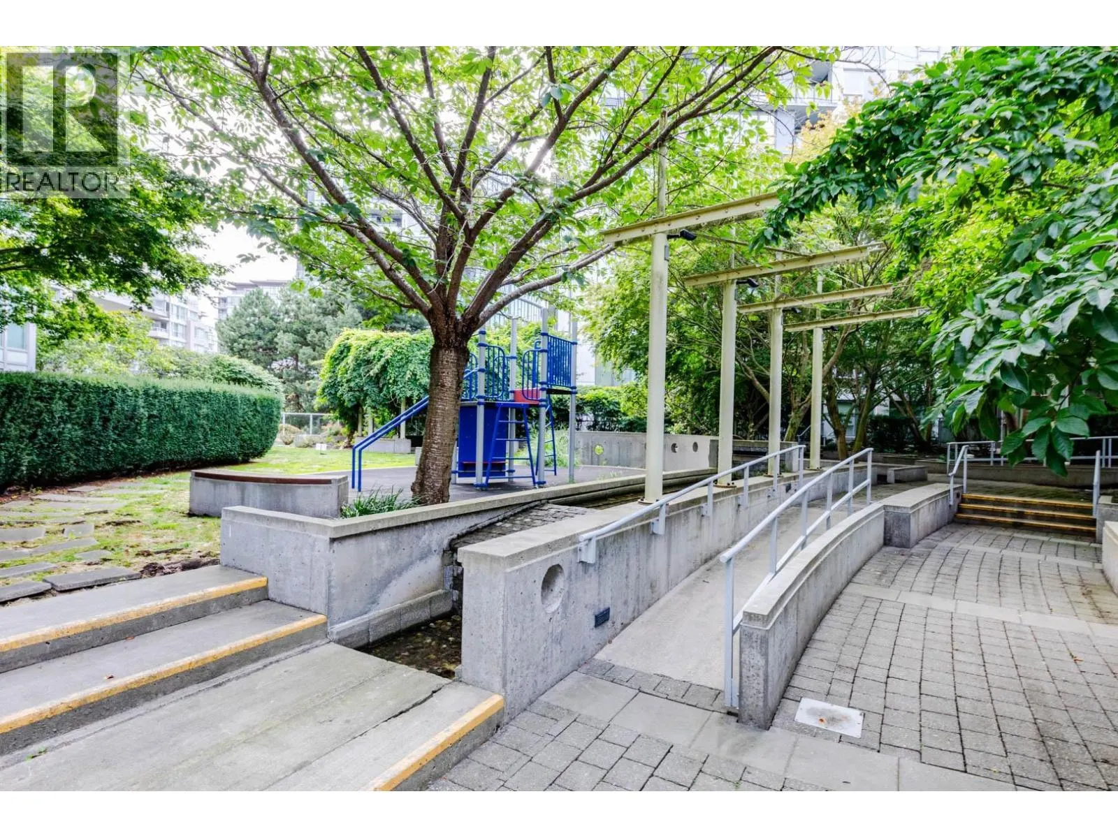 1602 8068 WESTMINSTER HIGHWAY