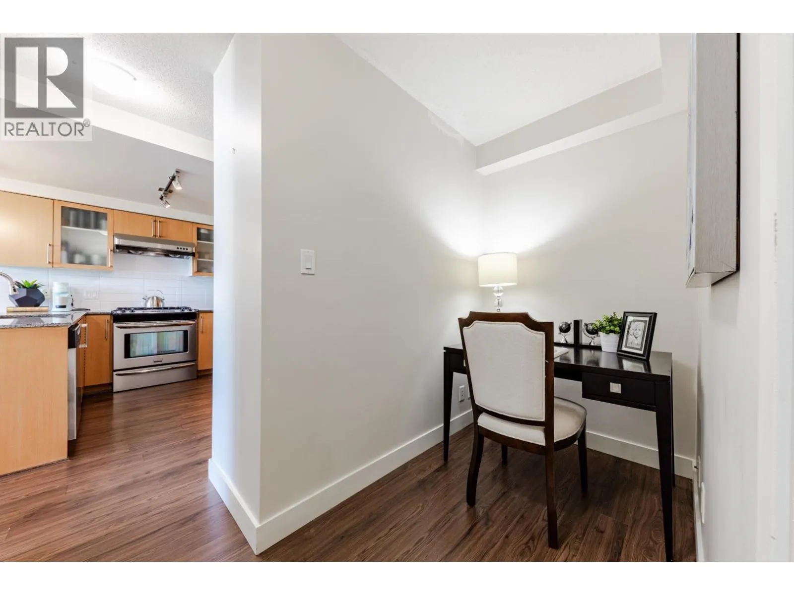 1602 8068 WESTMINSTER HIGHWAY