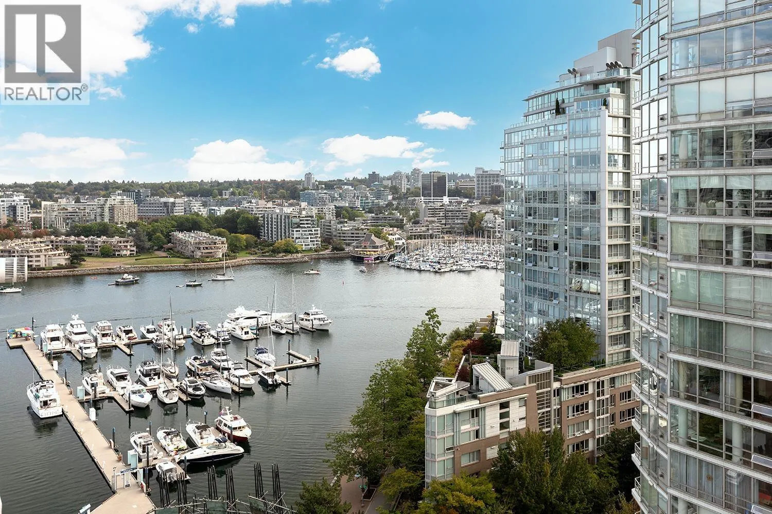 1907 1199 MARINASIDE CRESCENT