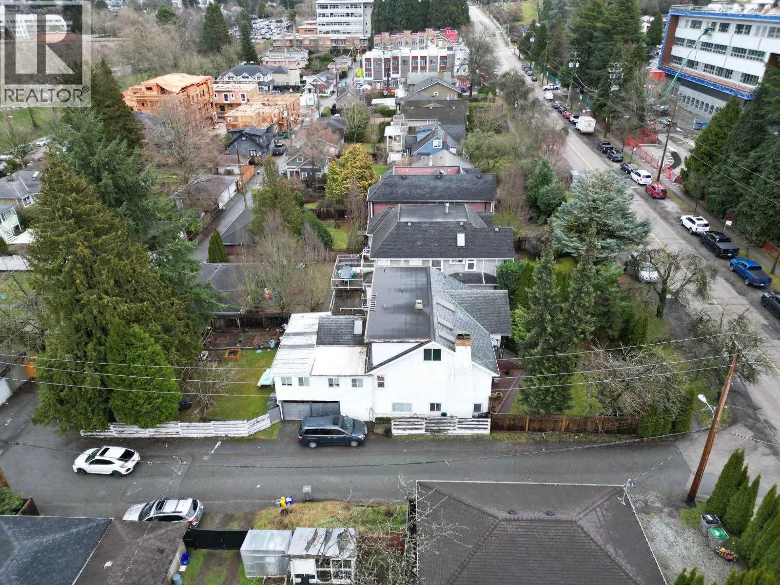 985 W 33RD AVENUE