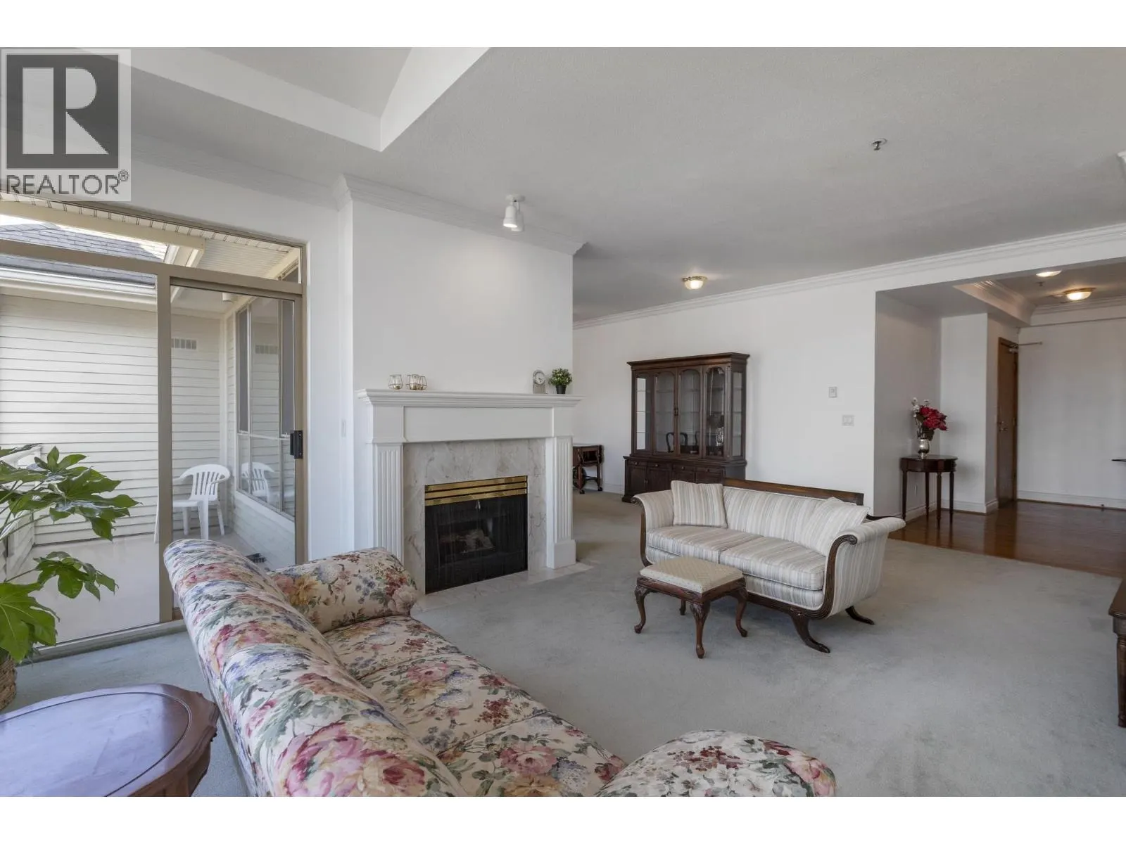 405 3777 W 8TH AVENUE