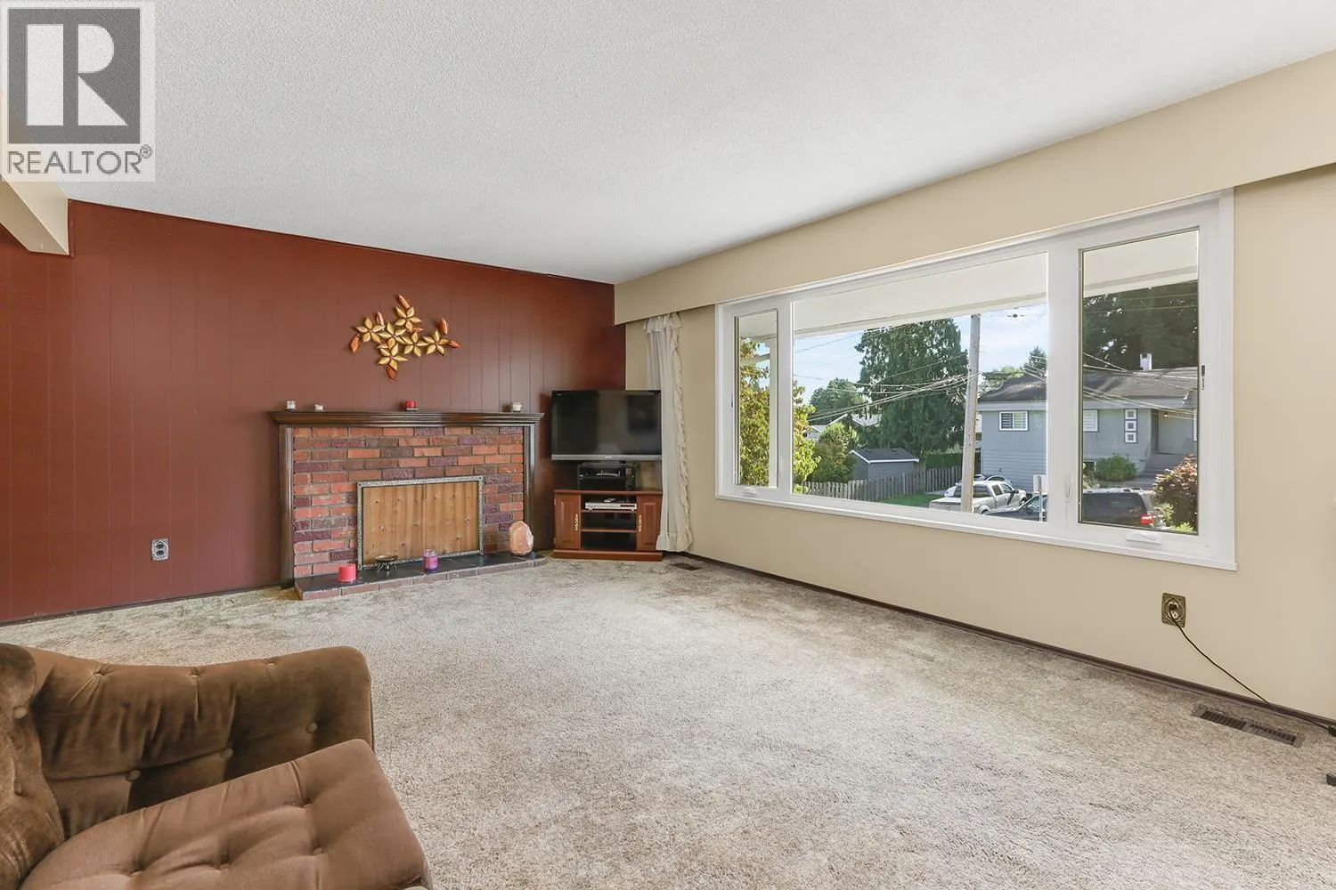 2107 CARMEN PLACE