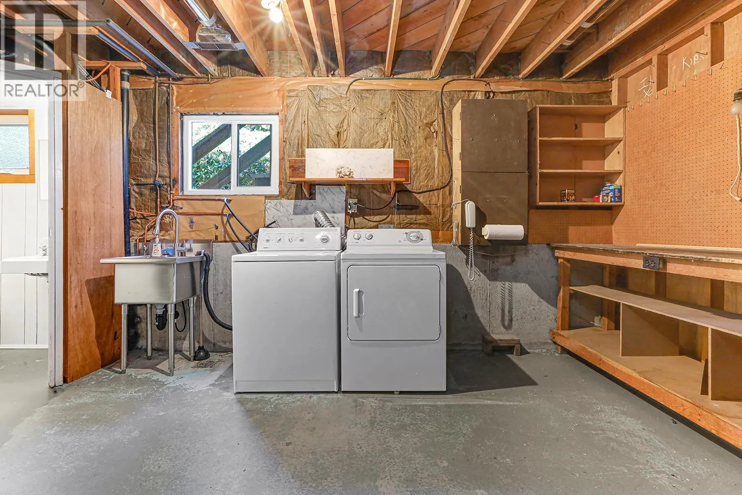 2107 CARMEN PLACE