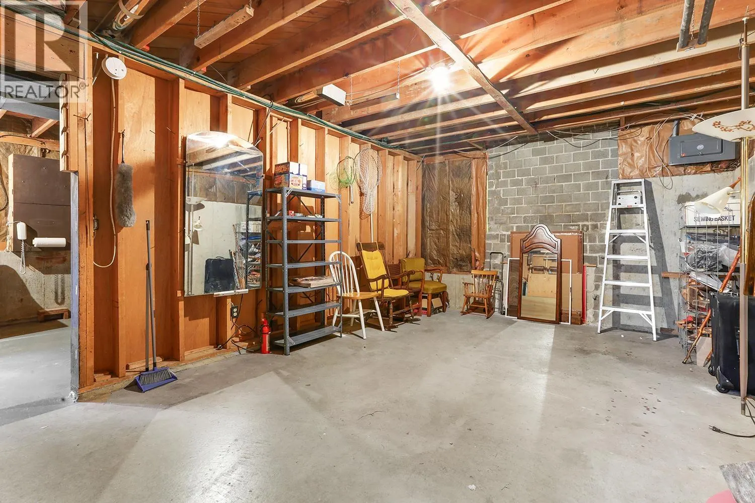 2107 CARMEN PLACE