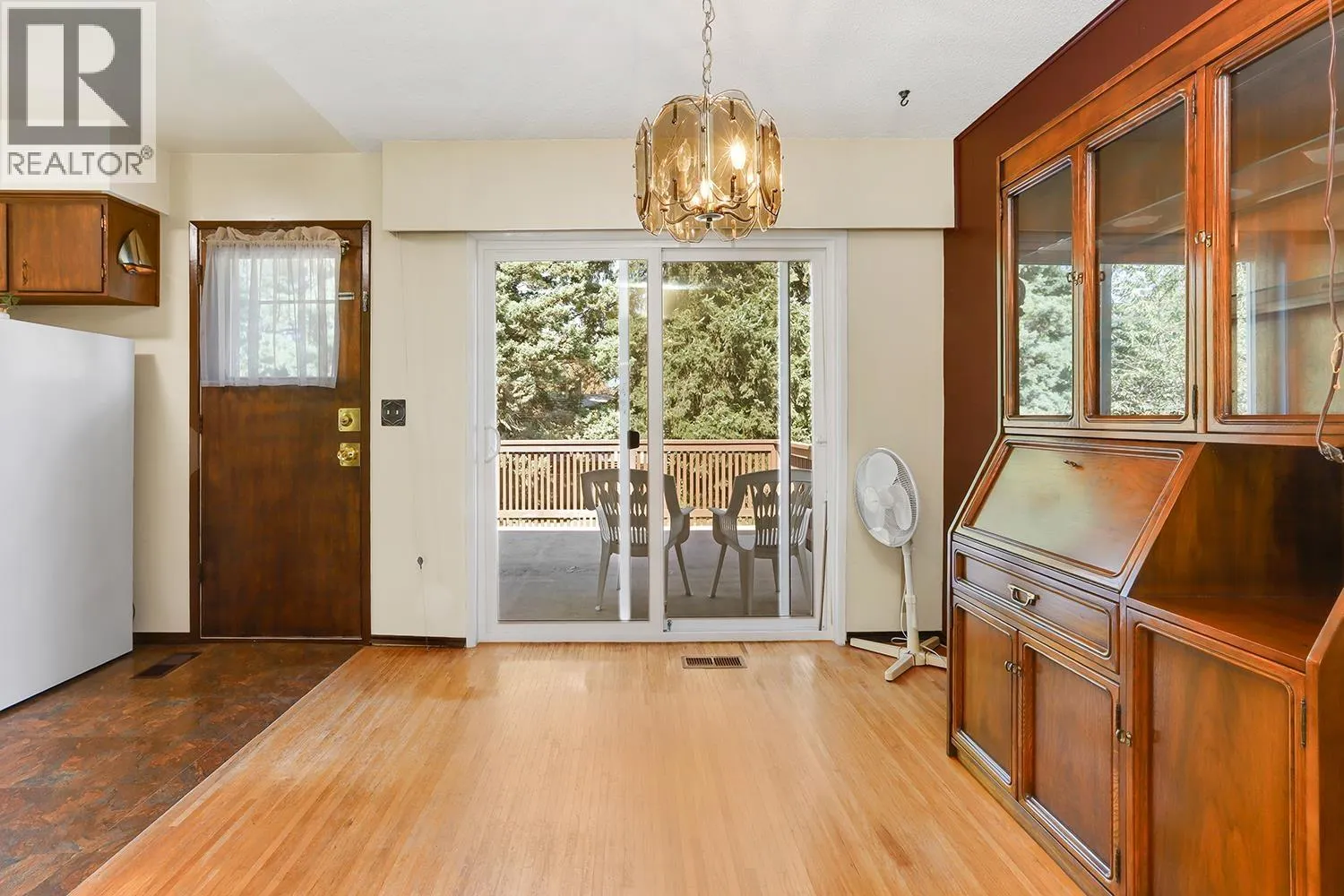 2107 CARMEN PLACE