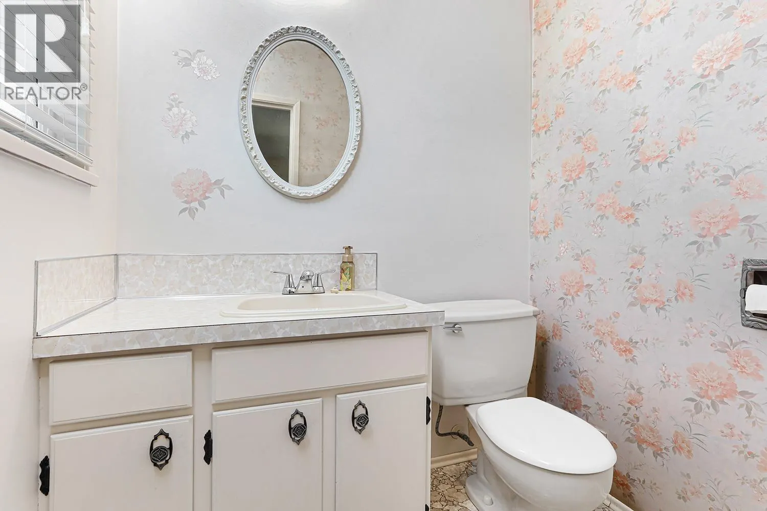 2107 CARMEN PLACE