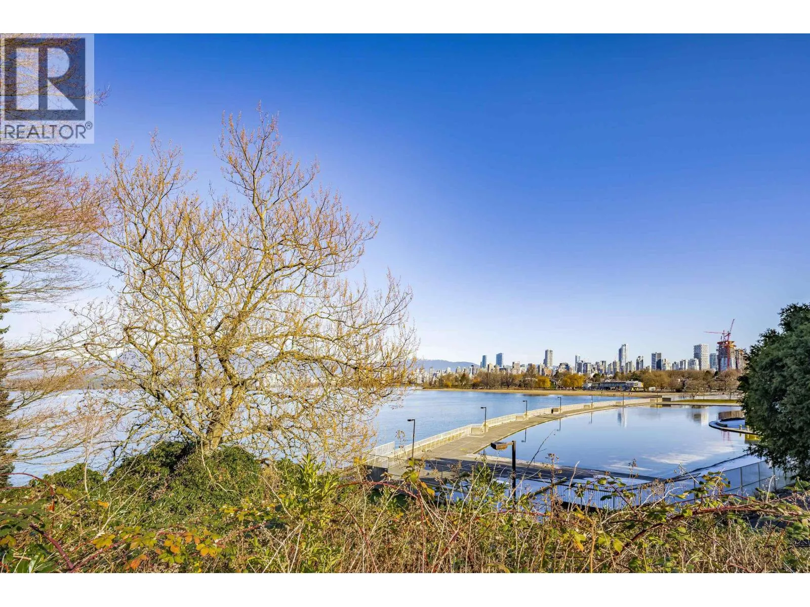 305 2430V POINT GREY ROAD