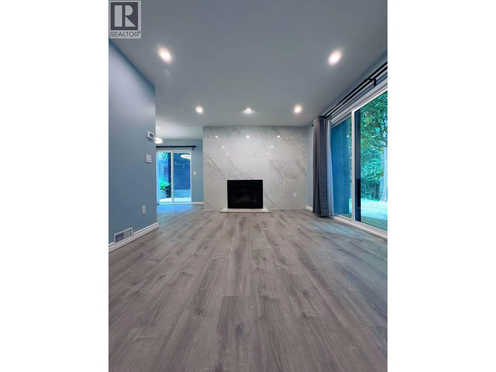 8575 WOODRIDGE PLACE