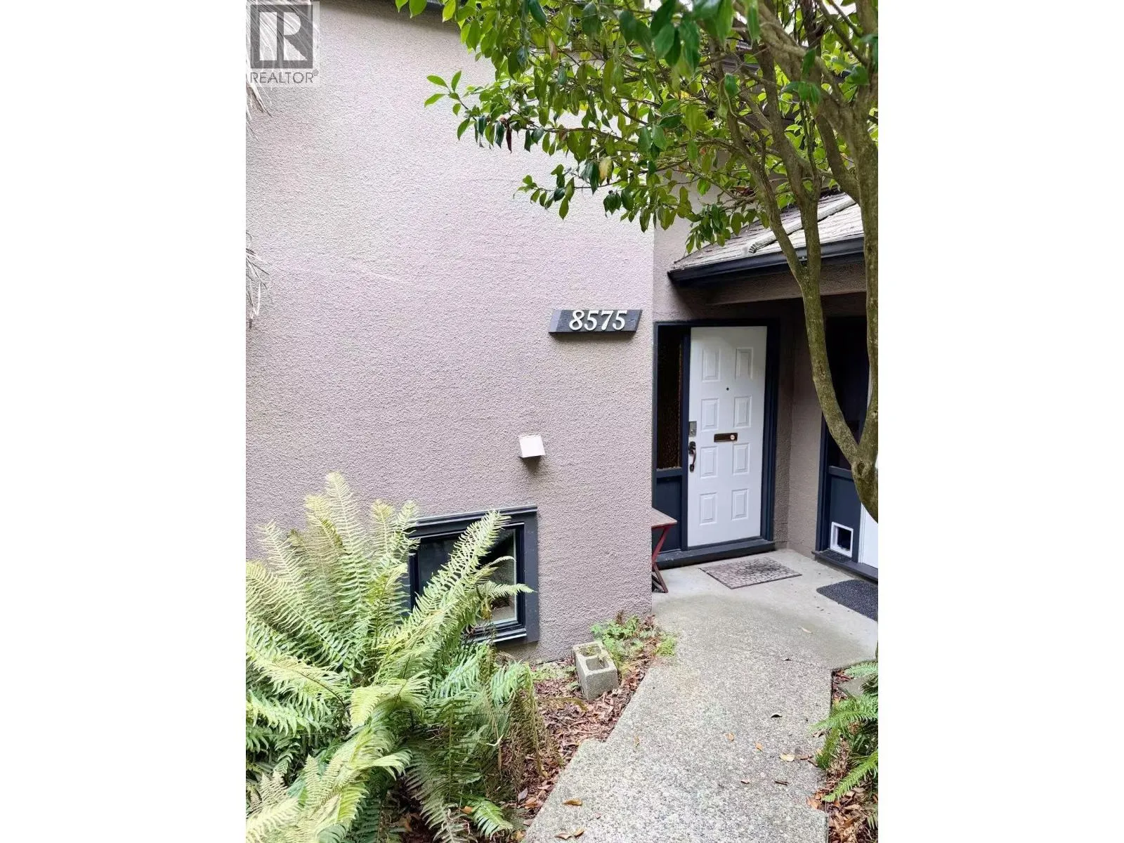 8575 WOODRIDGE PLACE