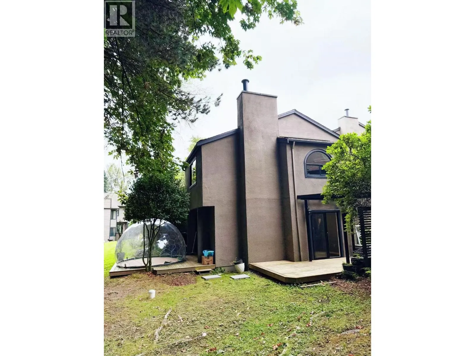 8575 WOODRIDGE PLACE