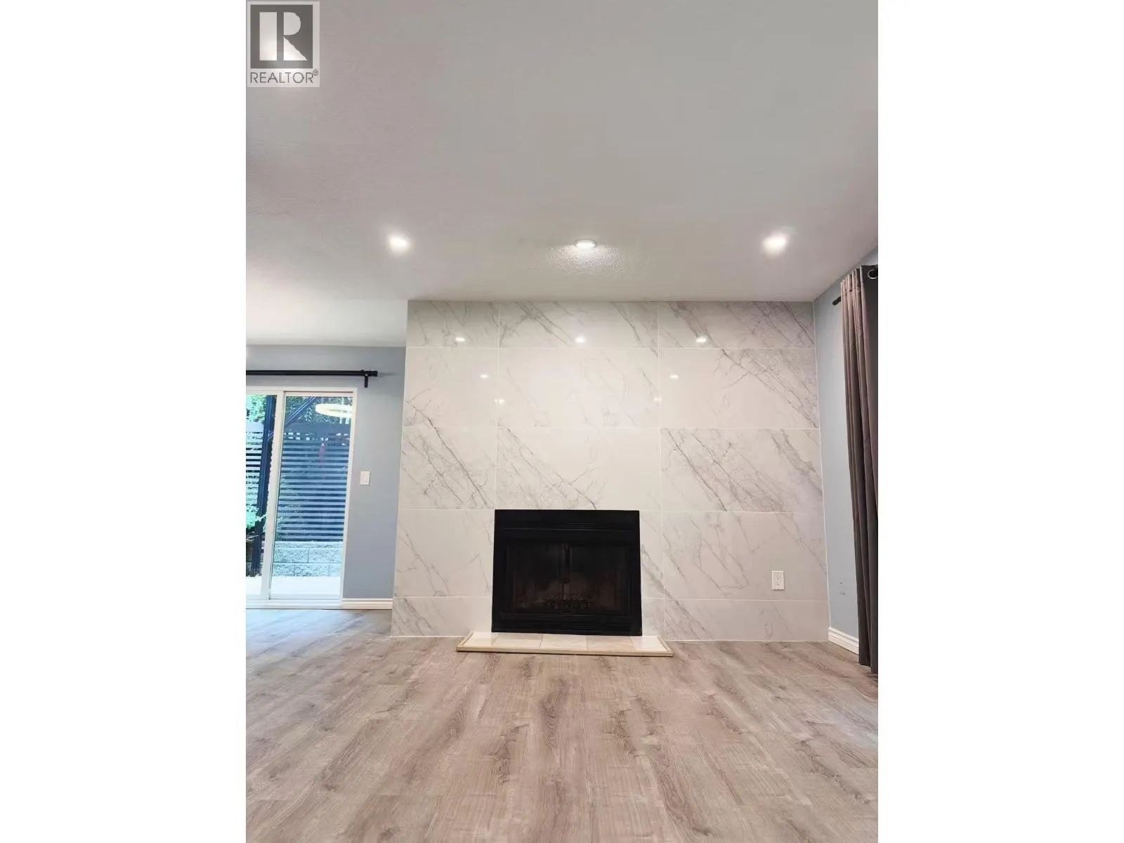 8575 WOODRIDGE PLACE