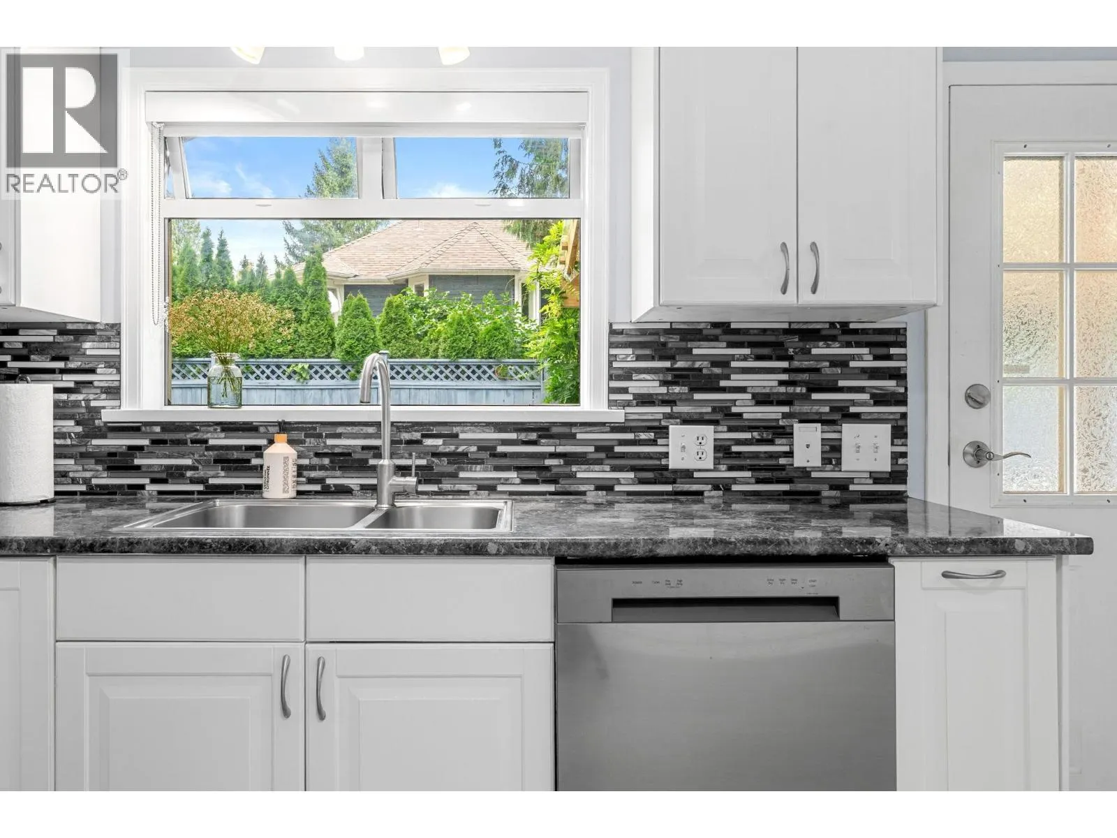 3020 THORNCLIFFE DRIVE