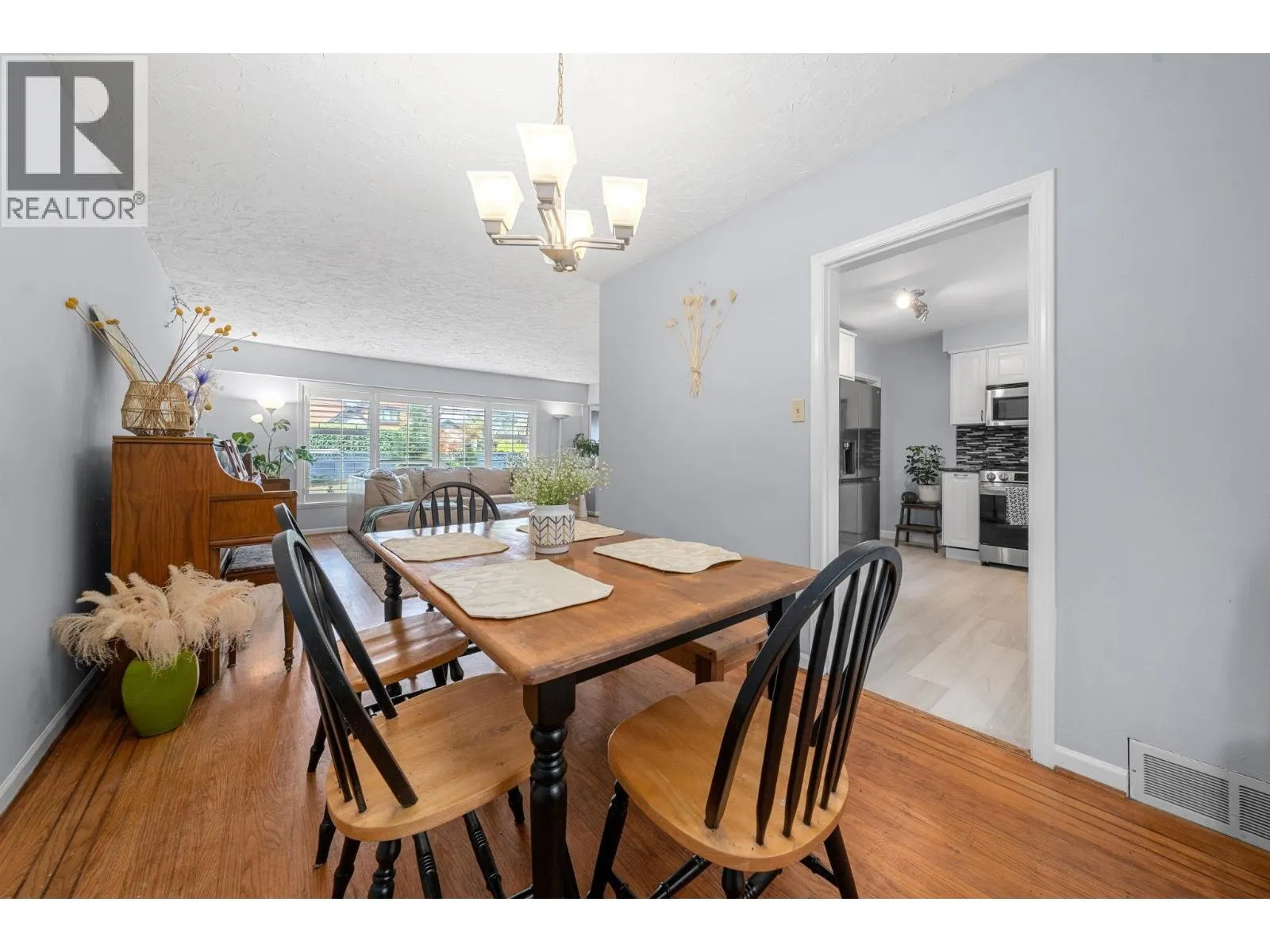 3020 THORNCLIFFE DRIVE