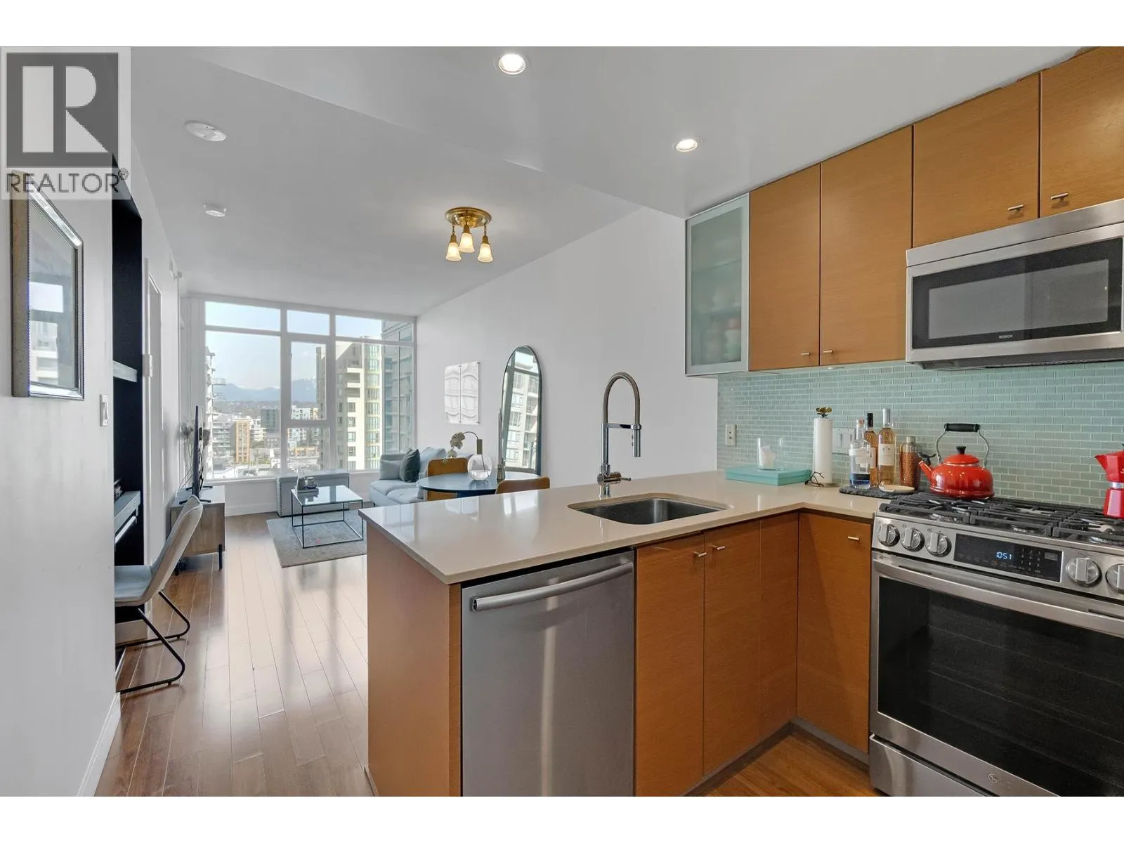 1509 7373 WESTMINSTER HIGHWAY