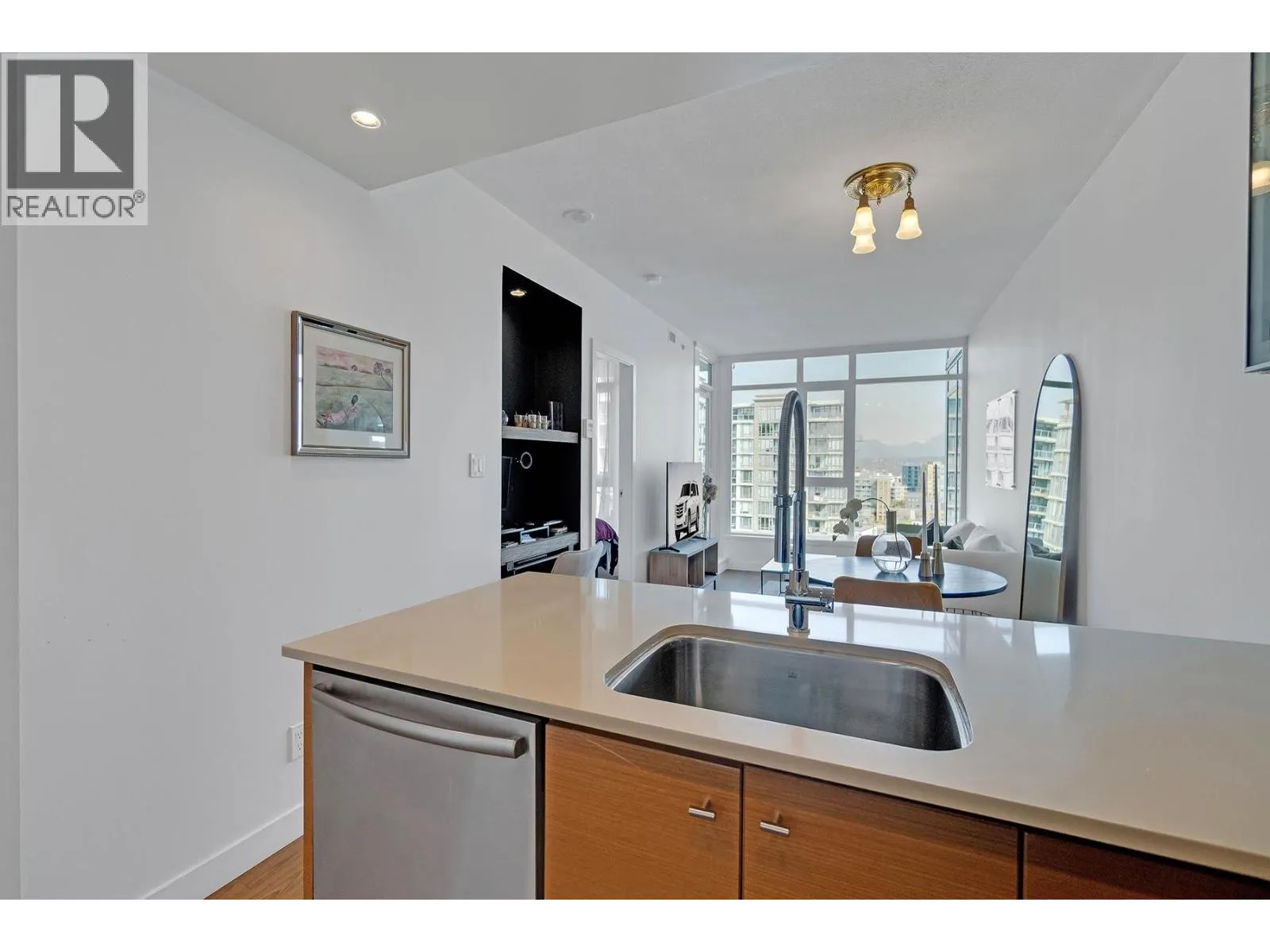 1509 7373 WESTMINSTER HIGHWAY