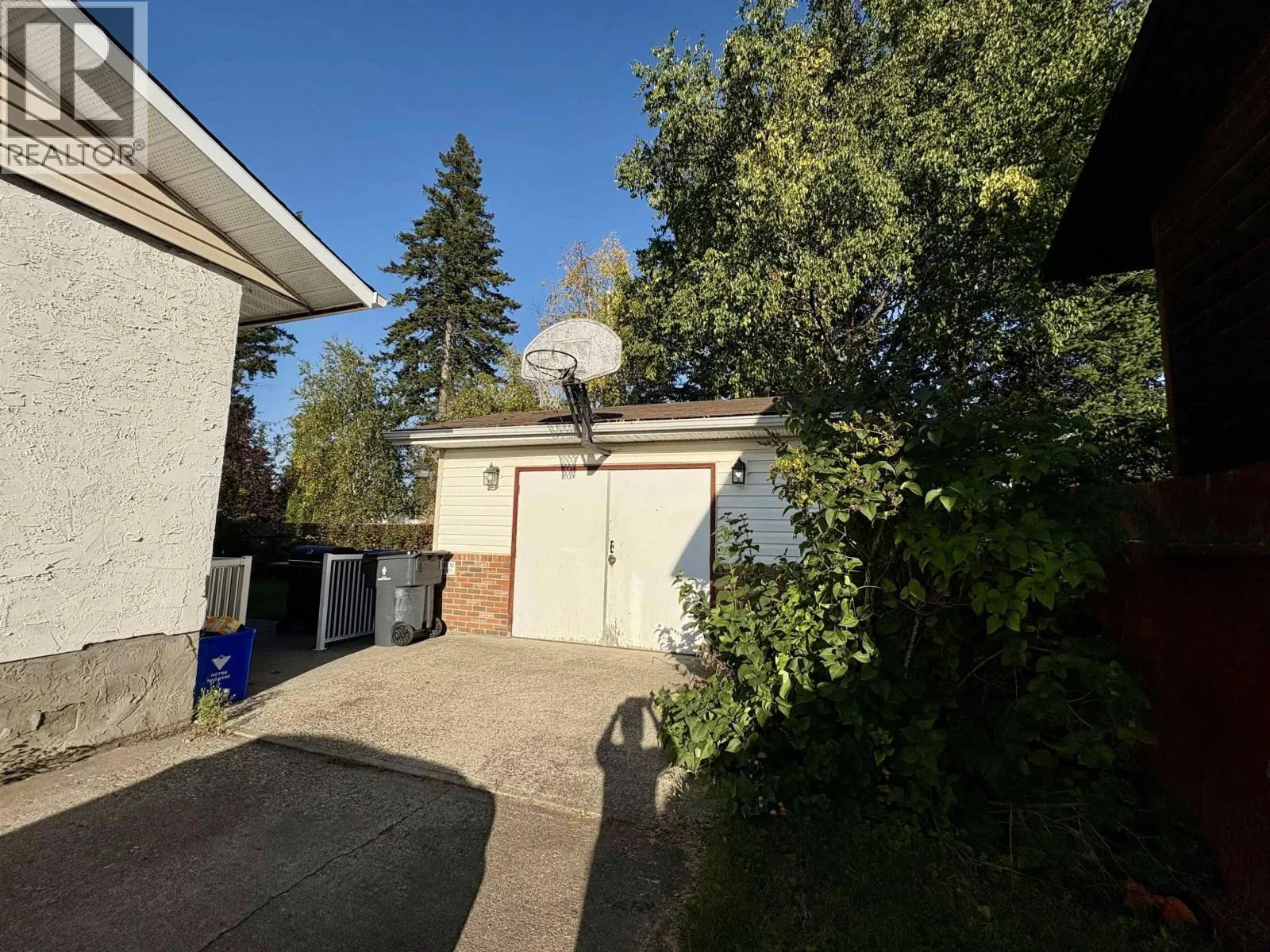 7650 LOYOLA DRIVE