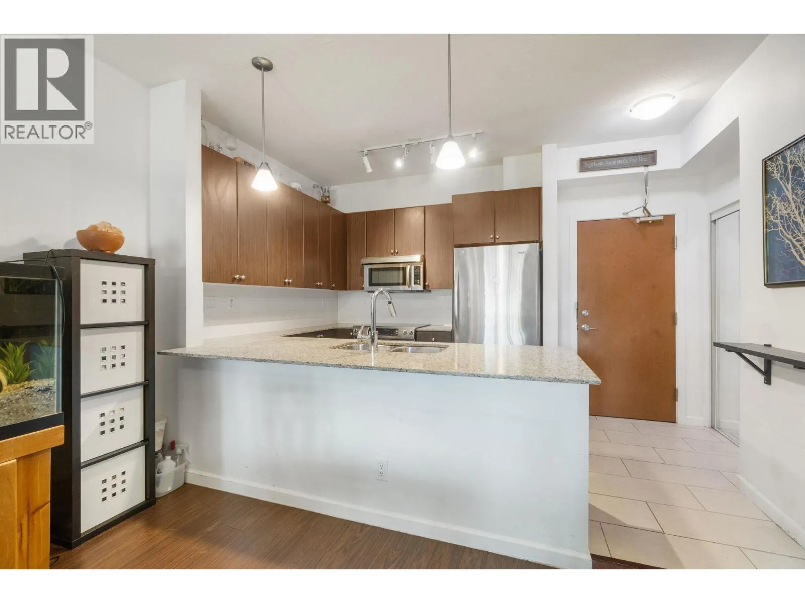 201 290 FRANCIS WAY