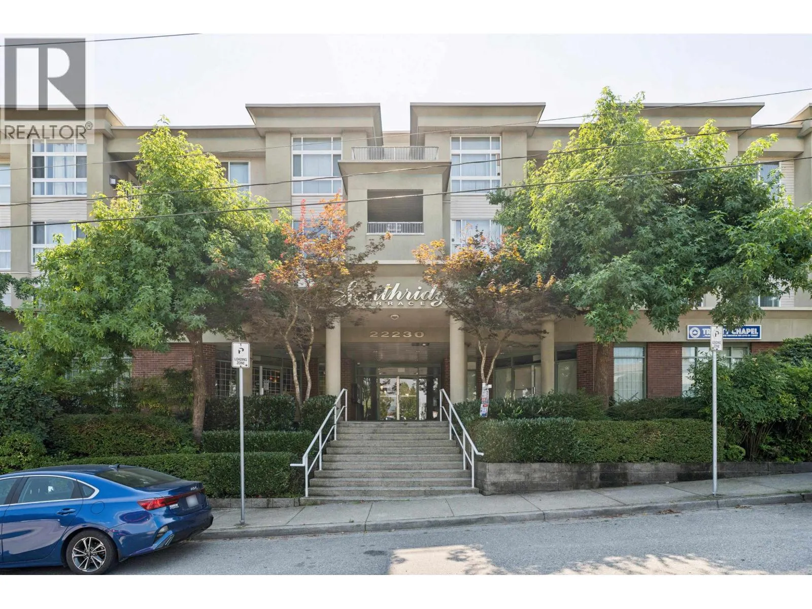 405 22230 NORTH AVENUE