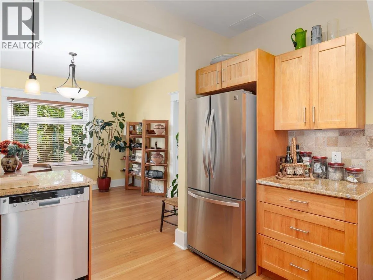 848 E 6TH STREET