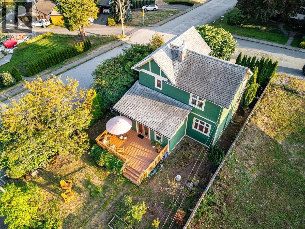 848 E 6TH STREET