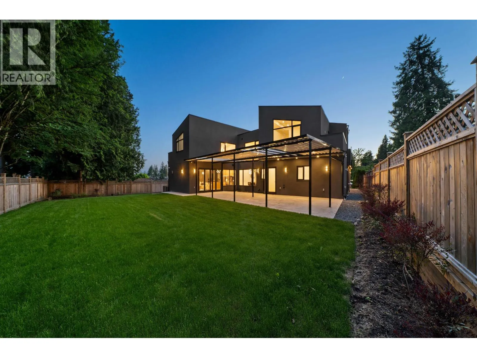 687 POPLAR STREET