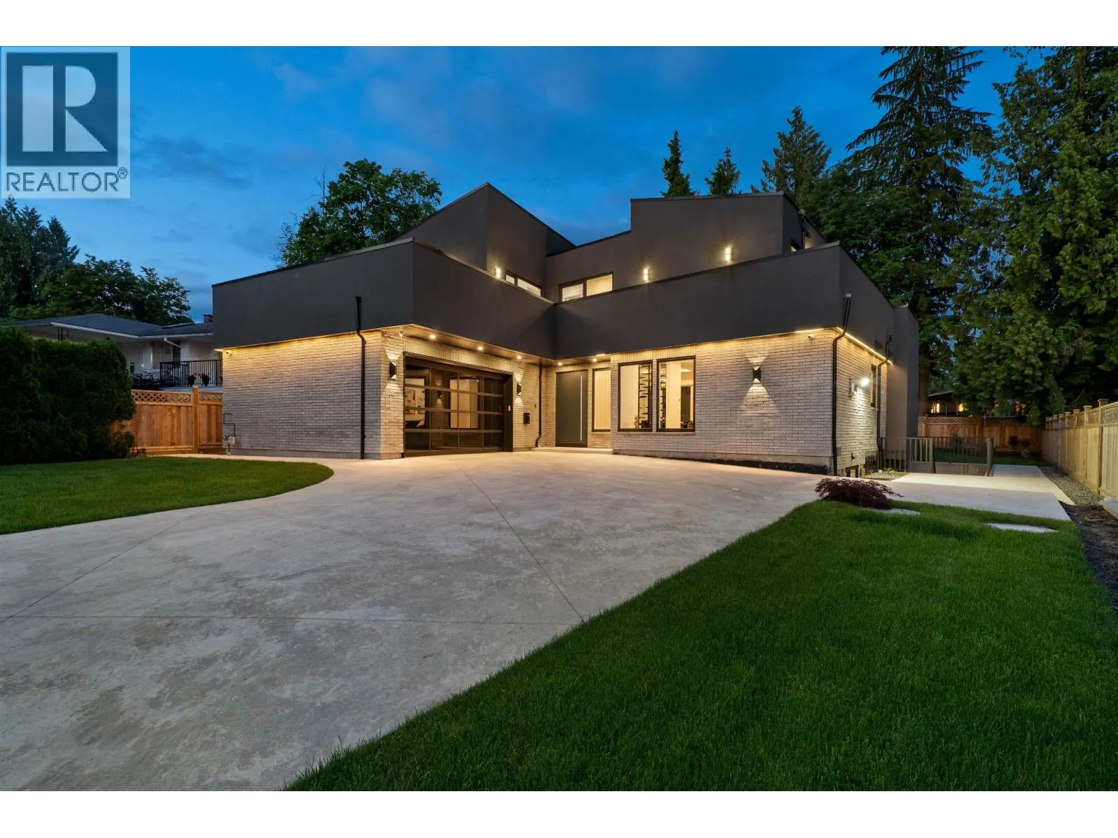 687 POPLAR STREET
