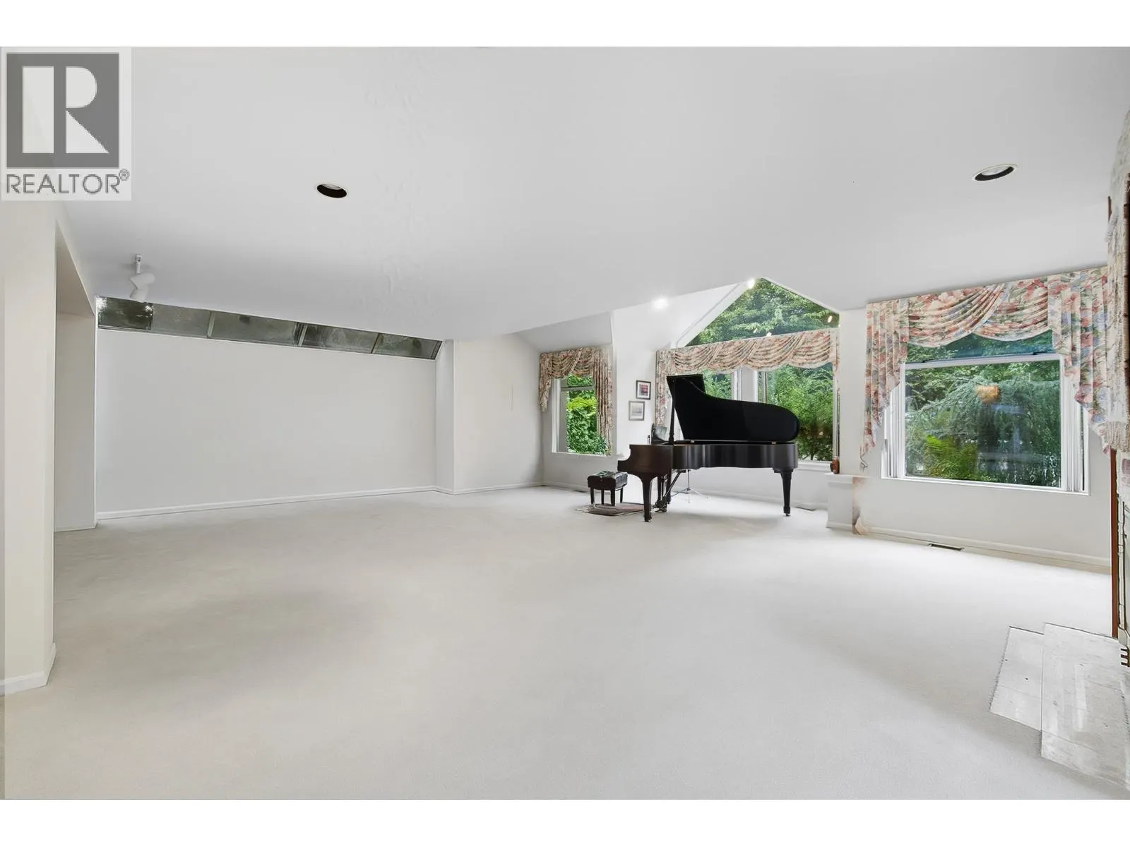 6189 ANGUS DRIVE