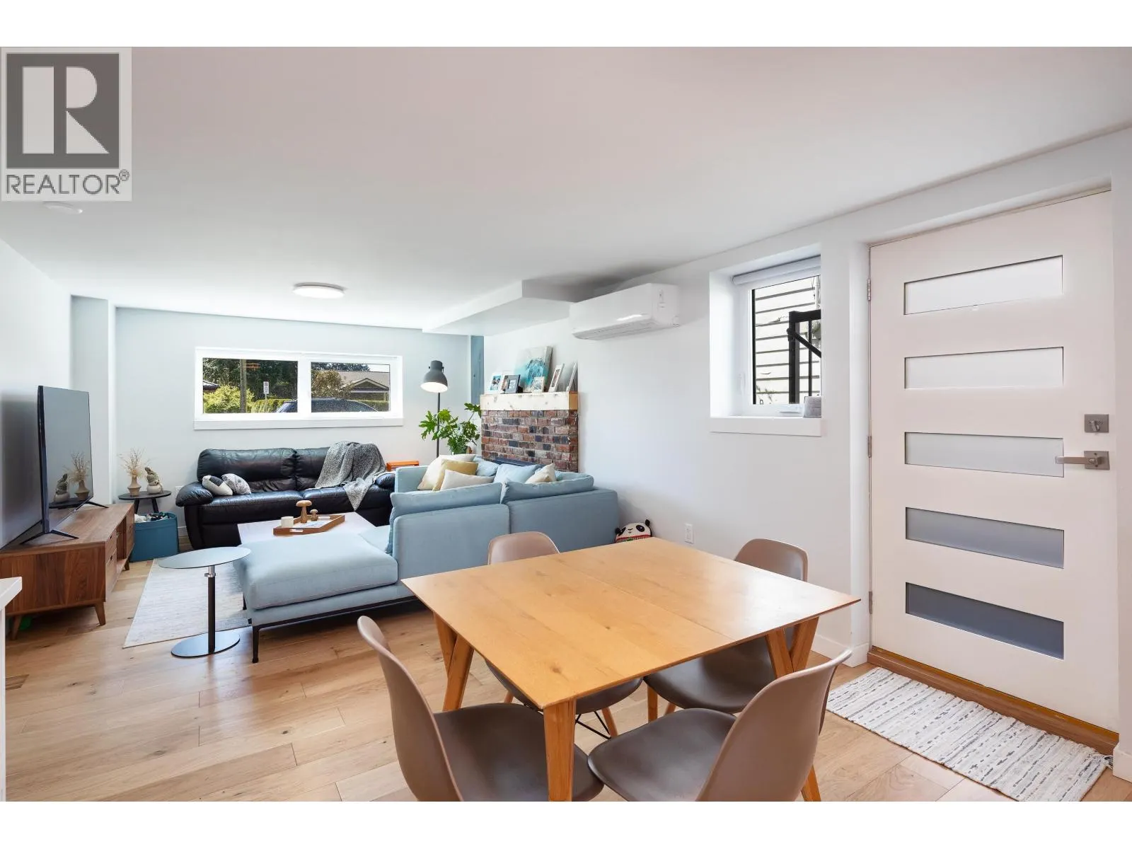 2996 PLYMOUTH DRIVE