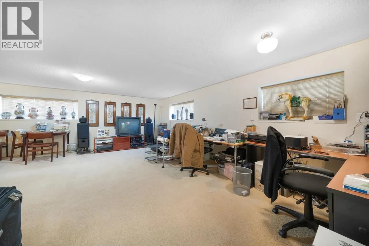 8008 WOODHURST DRIVE