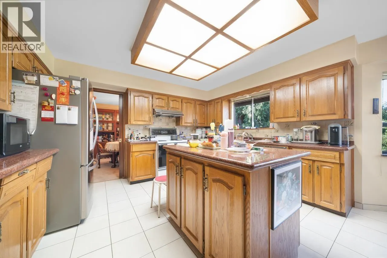8008 WOODHURST DRIVE
