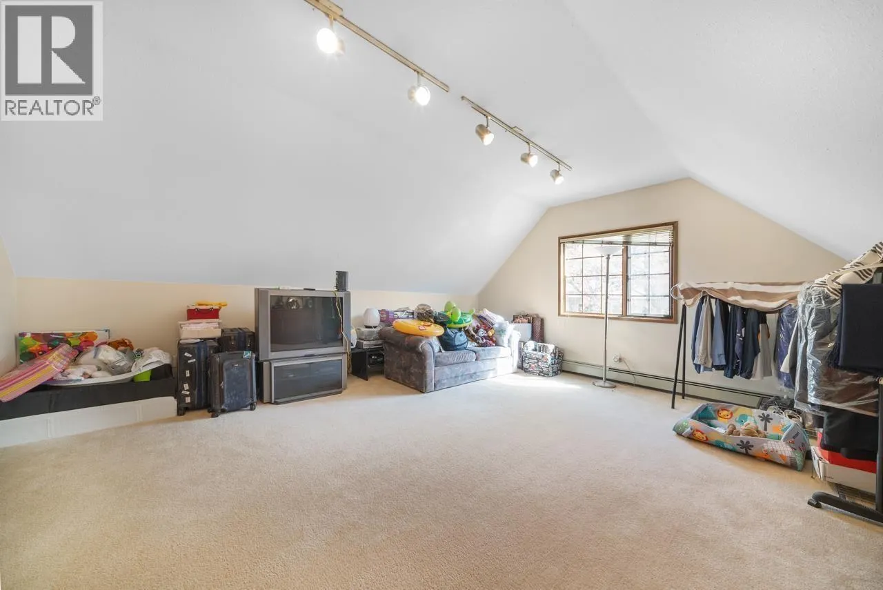 8008 WOODHURST DRIVE