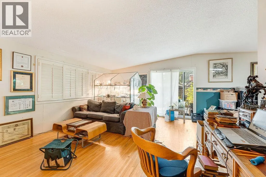 643 PLYMOUTH DRIVE