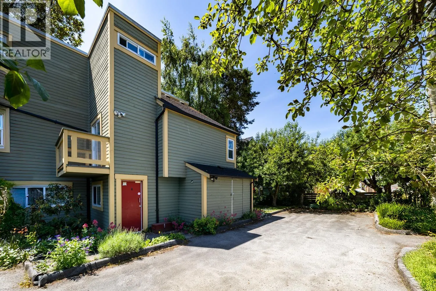 765 KEEFER STREET